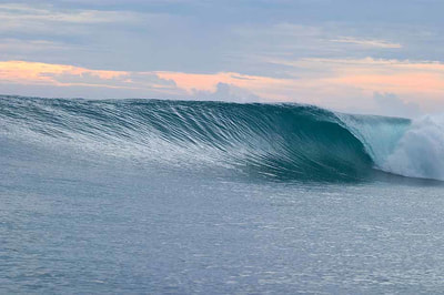 roxies surf fun right-hander waves
