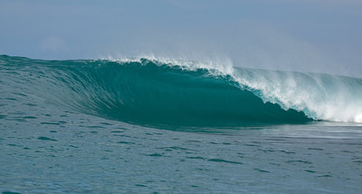 buntings surf spot perfect wave mentawais islands kingfisher resort