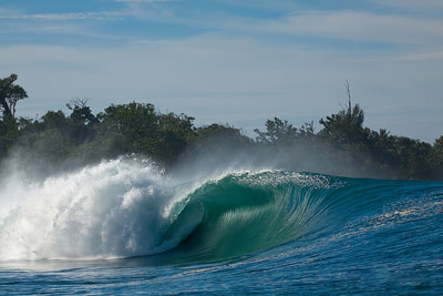 surf wave greenbush mentawais islands macaronis resort                                    